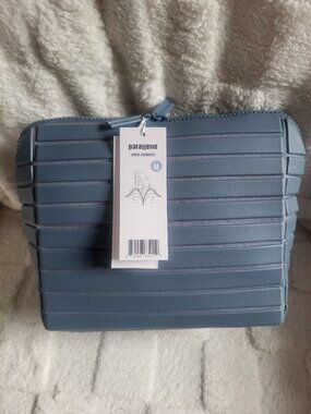 Parallelle, The Slate Traveller, Medium, NWT